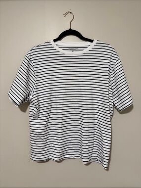 NWT A&F Essentials Striped Navy and White Tee